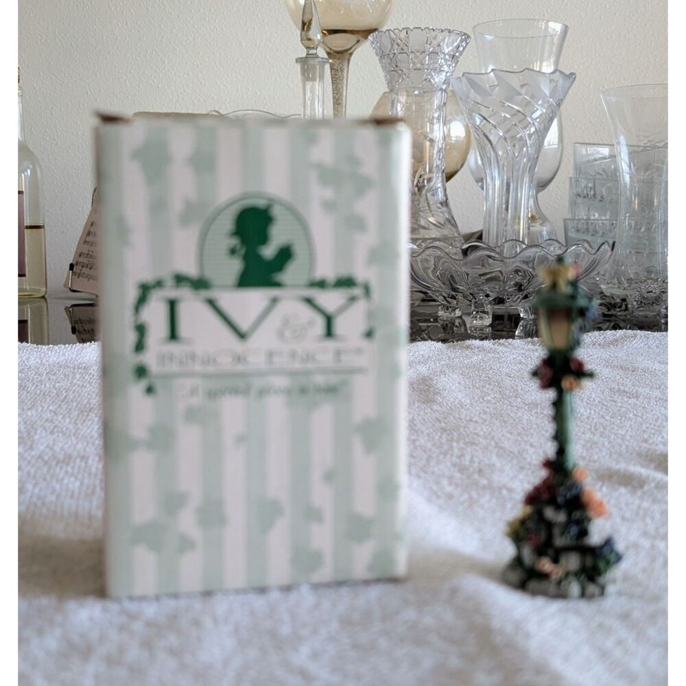 Ivy & Innocence #05187 Glimmering Lamppost Floral Victorian Figurine